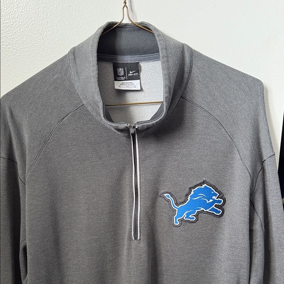 Gray Nike Men's Shirt with Blue Logo - Picture 1 of 3